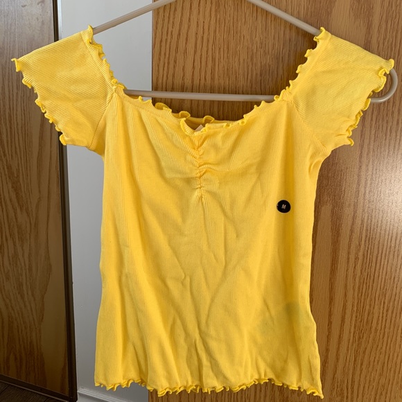 3/$15 Hollister // YELLOW Ribbed Off Shoulder Top - Picture 2 of 3